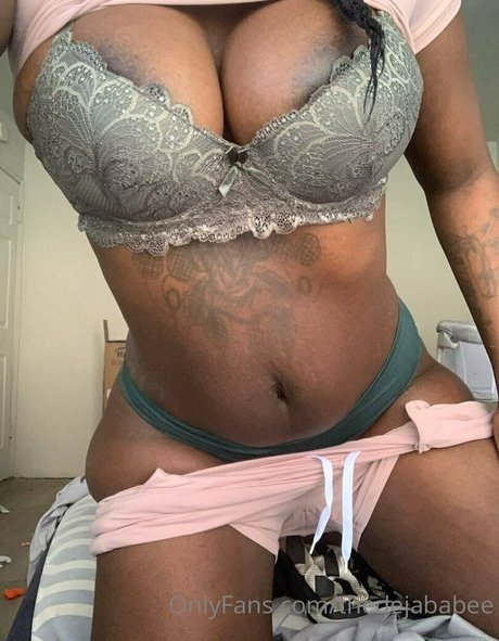 Naakte gelekte OnlyFans-foto van Thedejababee