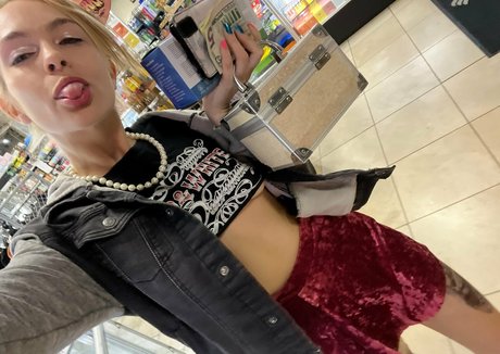 Naakte gelekte OnlyFans-foto van Sweetcakes11