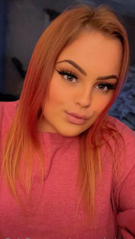 Naakte gelekte OnlyFans-foto van Creamykatexo