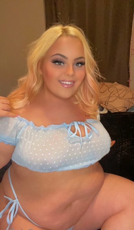 Naakte gelekte OnlyFans-foto van Creamykatexo