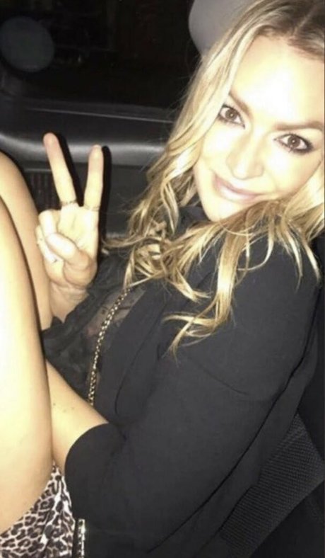 Naakte gelekte OnlyFans-foto van Laura Woods