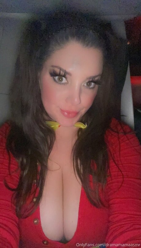 Naakte gelekte OnlyFans-foto van Dramamamaasmr