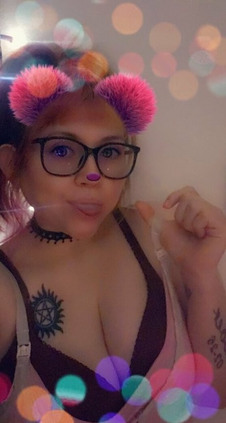 Naakte gelekte OnlyFans-foto van Vvpurplerosevv