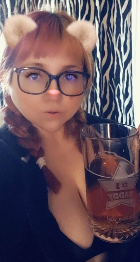 Naakte gelekte OnlyFans-foto van Vvpurplerosevv