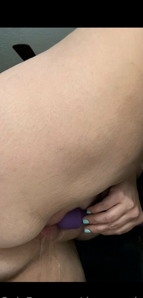 Naakte gelekte OnlyFans-foto van Doyoupine69
