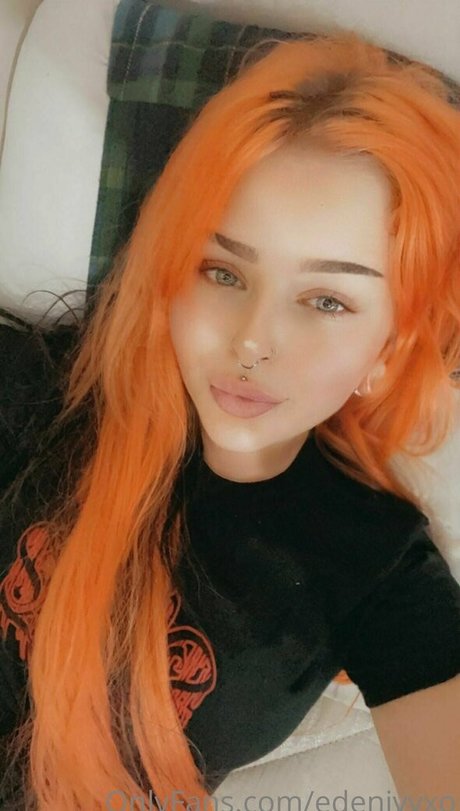 Naakte gelekte OnlyFans-foto van Edenivyxo