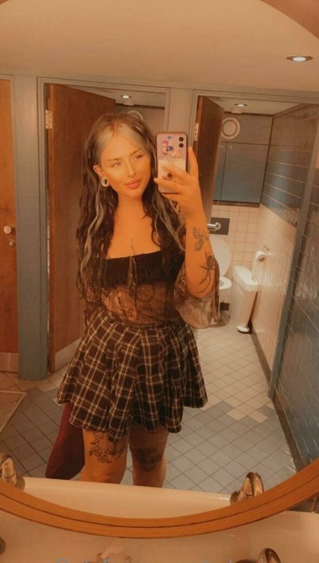 Naakte gelekte OnlyFans-foto van Edenivyxo