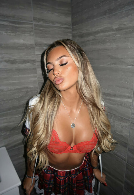Naakte gelekte OnlyFans-foto van Maddie Grimaldi