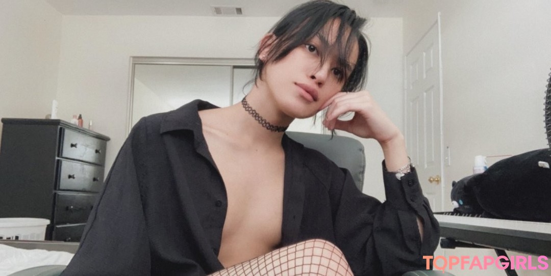 Naakte gelekte OnlyFans-foto van Deathlooming #23 Naakte gelekte OnlyFans-foto van Deathlooming #23