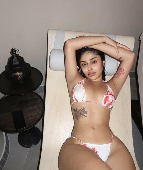 Naakte gelekte OnlyFans-foto van Hanamymood