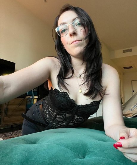 Naakte gelekte OnlyFans-foto van Swell Entertainment