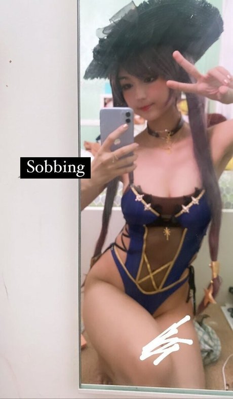 Naakte gelekte OnlyFans-foto van Amiechikin