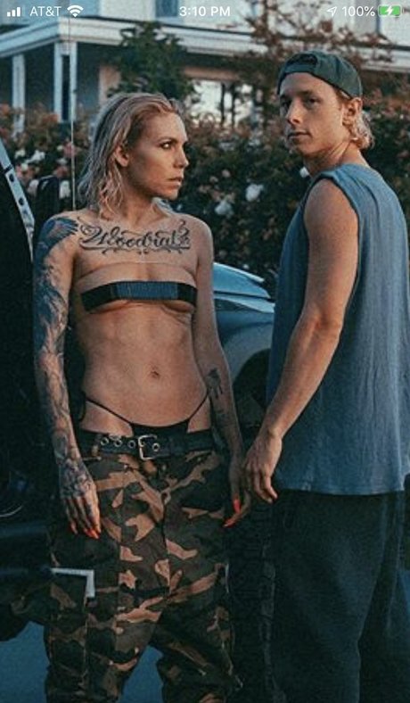 Naakte gelekte OnlyFans-foto van Skylar Grey