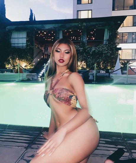 Naakte gelekte OnlyFans-foto van Alyanna Joelle