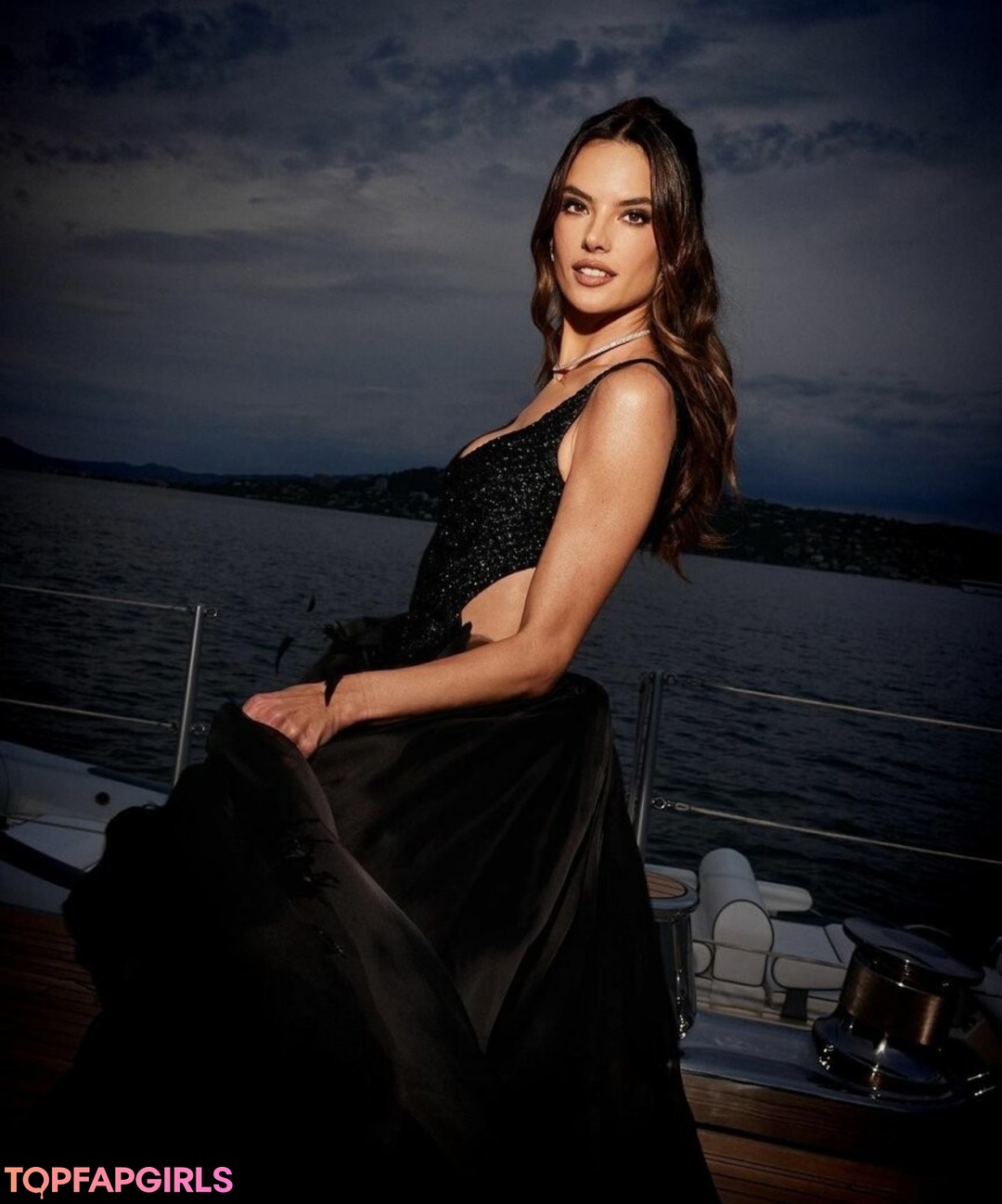 Naakte gelekte OnlyFans-foto van Alessandra Ambrosio #1048