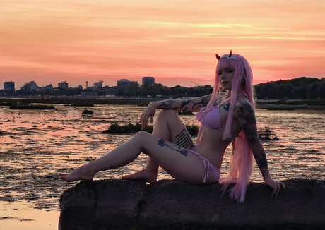 Naakte gelekte OnlyFans-foto van Kuromiketsu