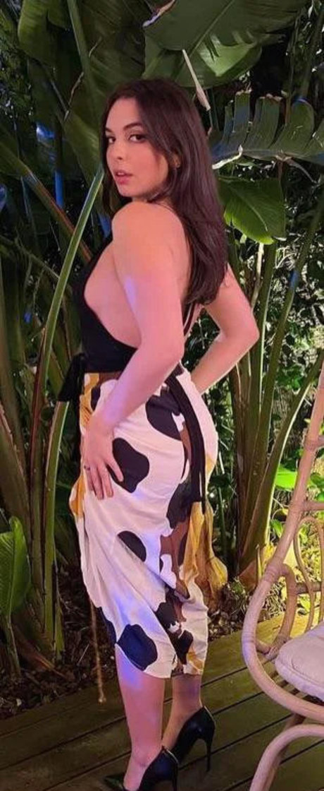 Naakte gelekte OnlyFans-foto van Isabella Gomez