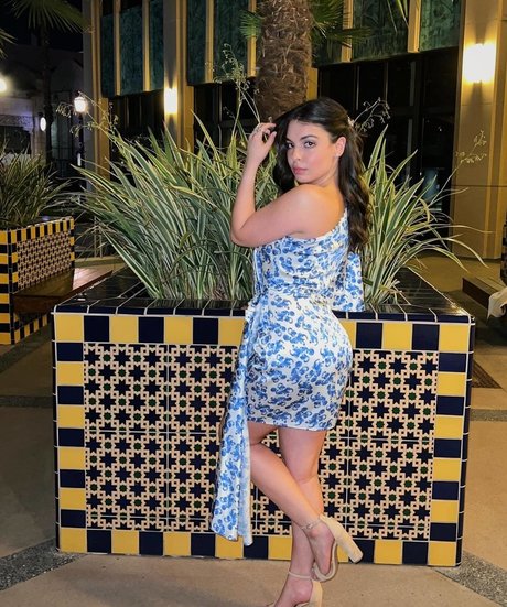 Naakte gelekte OnlyFans-foto van Isabella Gomez