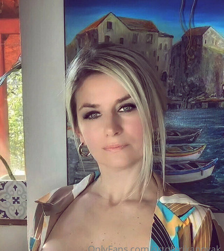 Naakte gelekte OnlyFans-foto van Badery