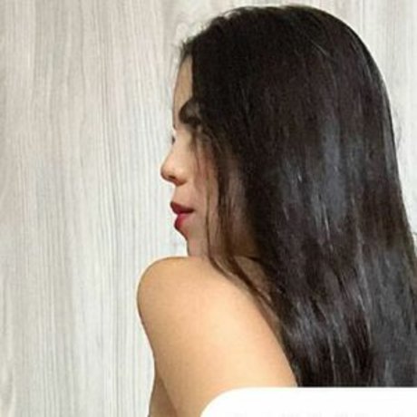 Naakte gelekte OnlyFans-foto van Lais Miron