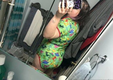 Naakte gelekte OnlyFans-foto van Asinnersparadise