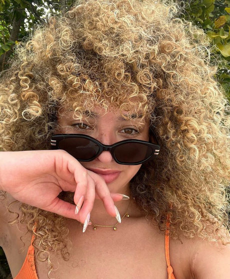 Naakte gelekte OnlyFans-foto van Ella Eyre