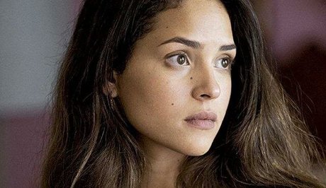 Naakte gelekte OnlyFans-foto van Adria Arjona