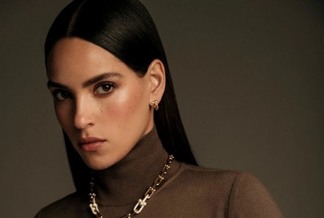 Naakte gelekte OnlyFans-foto van Adria Arjona