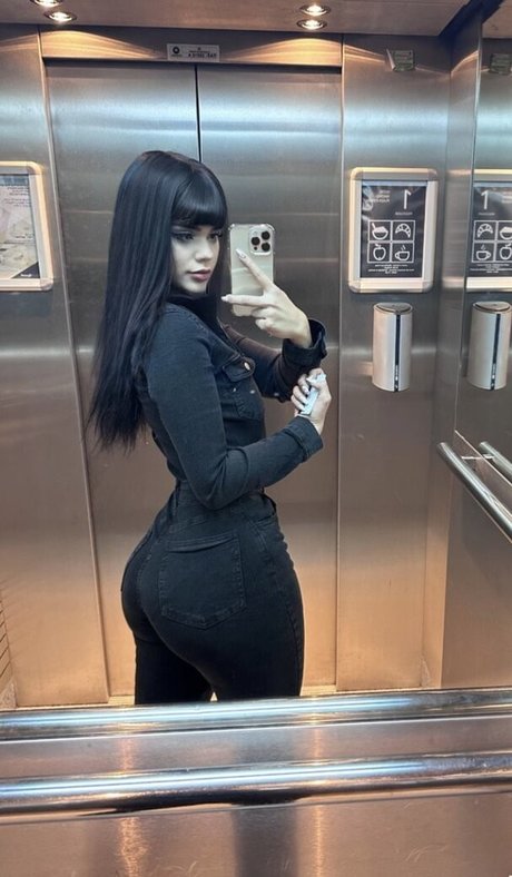 Naakte gelekte OnlyFans-foto van Chxrryxblossom