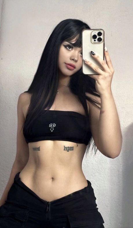 Naakte gelekte OnlyFans-foto van Chxrryxblossom