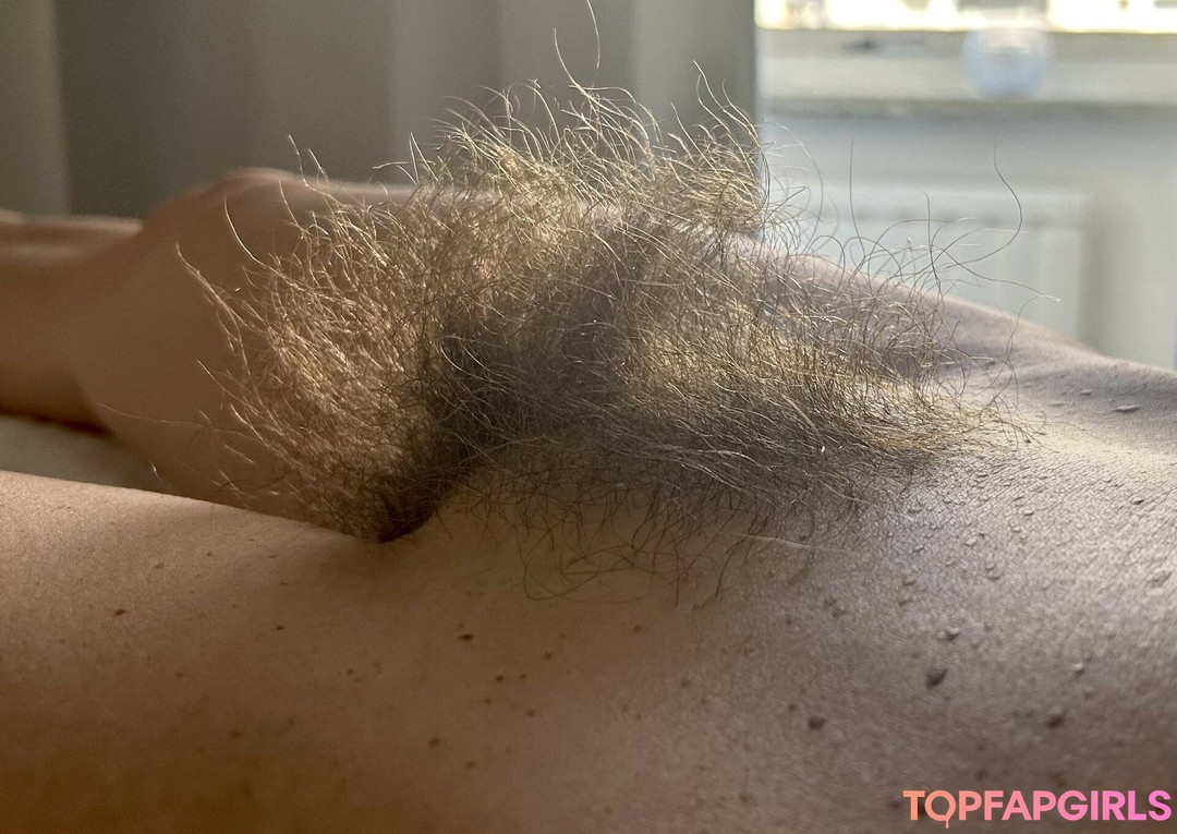 Naakte gelekte OnlyFans-foto van Hairy Women #1128