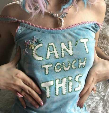 Naakte gelekte OnlyFans-foto van Barbiefree