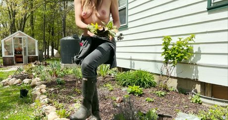 The Naked Gardener