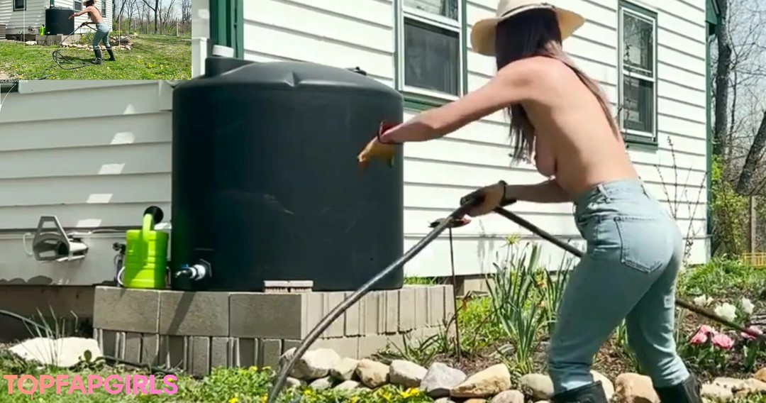 Naakte gelekte OnlyFans-foto van The Naked Gardener #25 Naakte gelekte OnlyFans-foto van The Naked Gardener #25