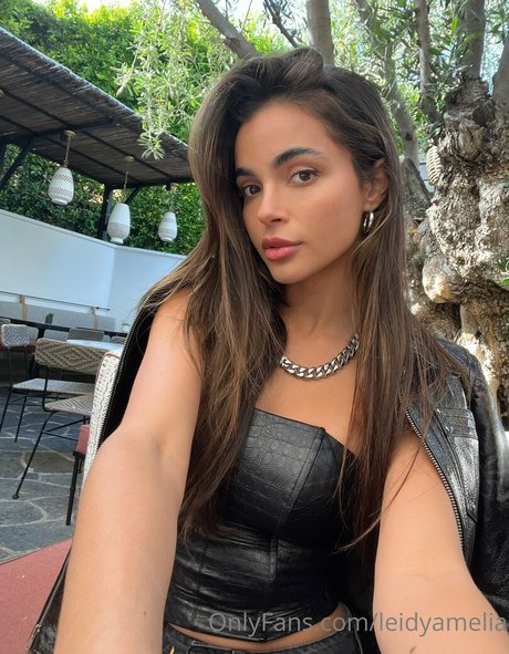 Naakte gelekte OnlyFans-foto van Leidyamelia