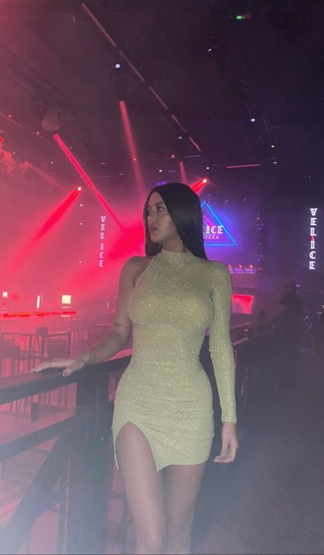 Naakte gelekte OnlyFans-foto van Rosario Matew