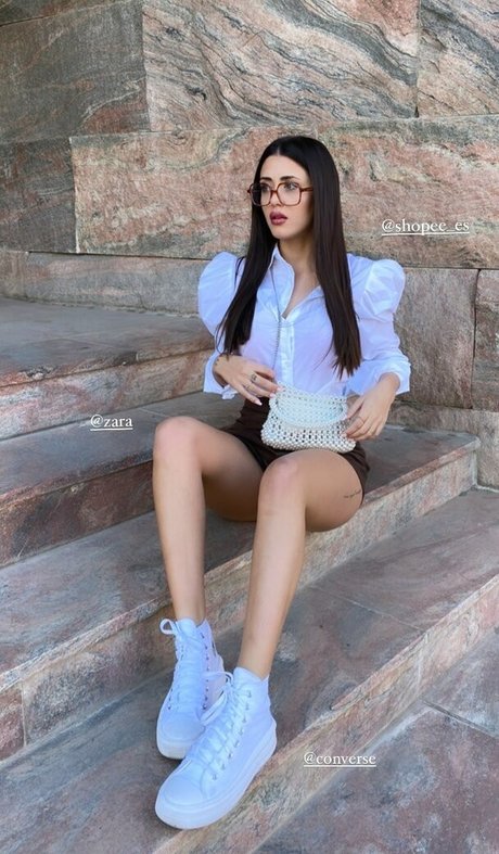 Rosario Matew