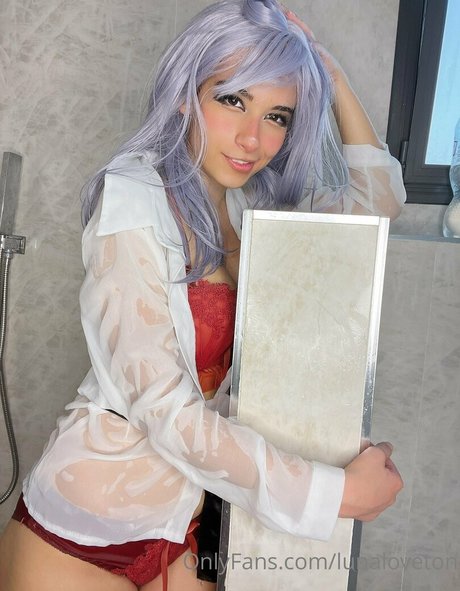 Naakte gelekte OnlyFans-foto van Lunaloveton