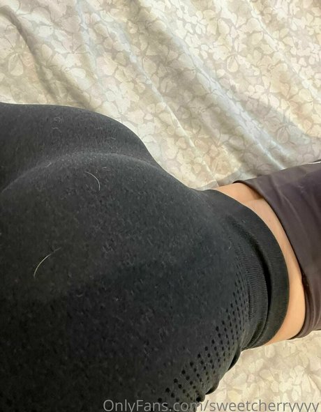 Naakte gelekte OnlyFans-foto van Sweetcherryyyy