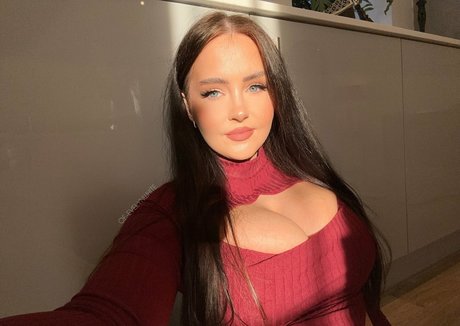 Naakte gelekte OnlyFans-foto van Evelynwhite