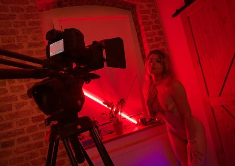 Naakte gelekte OnlyFans-foto van Sorinerose
