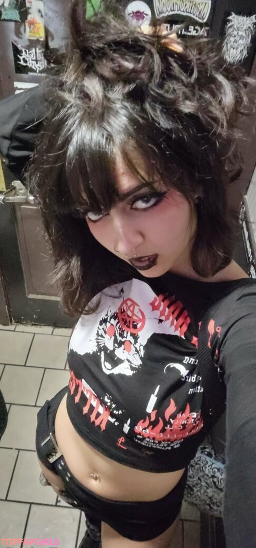 Naakte gelekte OnlyFans-foto van Emostonergorl #301 Naakte gelekte OnlyFans-foto van Emostonergorl #301