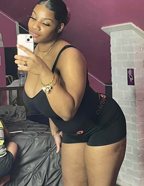 Naakte gelekte OnlyFans-foto van Chenilletv