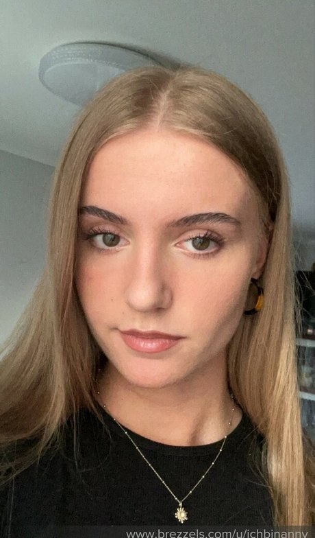 Naakte gelekte OnlyFans-foto van Ichbinanny