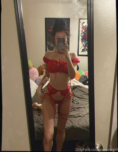 Naakte gelekte OnlyFans-foto van Poisonxgirl