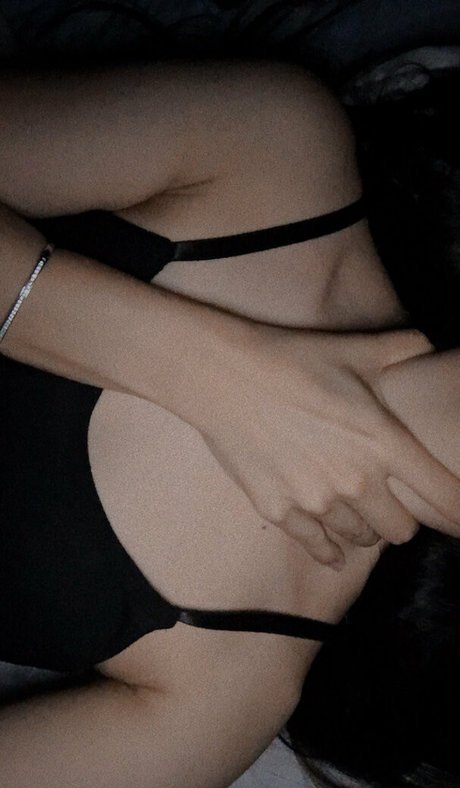 Naakte gelekte OnlyFans-foto van Pizpizzzy