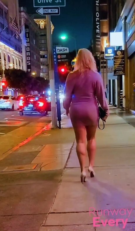 Naakte gelekte OnlyFans-foto van Vanessa Cater