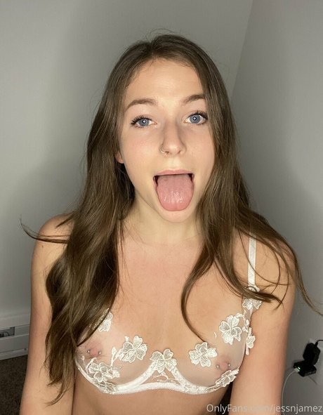Naakte gelekte OnlyFans-foto van Jessnjamez