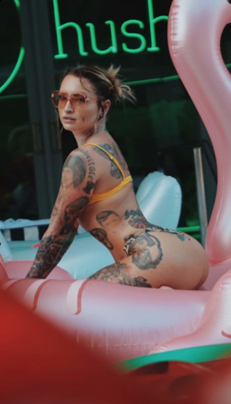 Naakte gelekte OnlyFans-foto van Vany Vicious