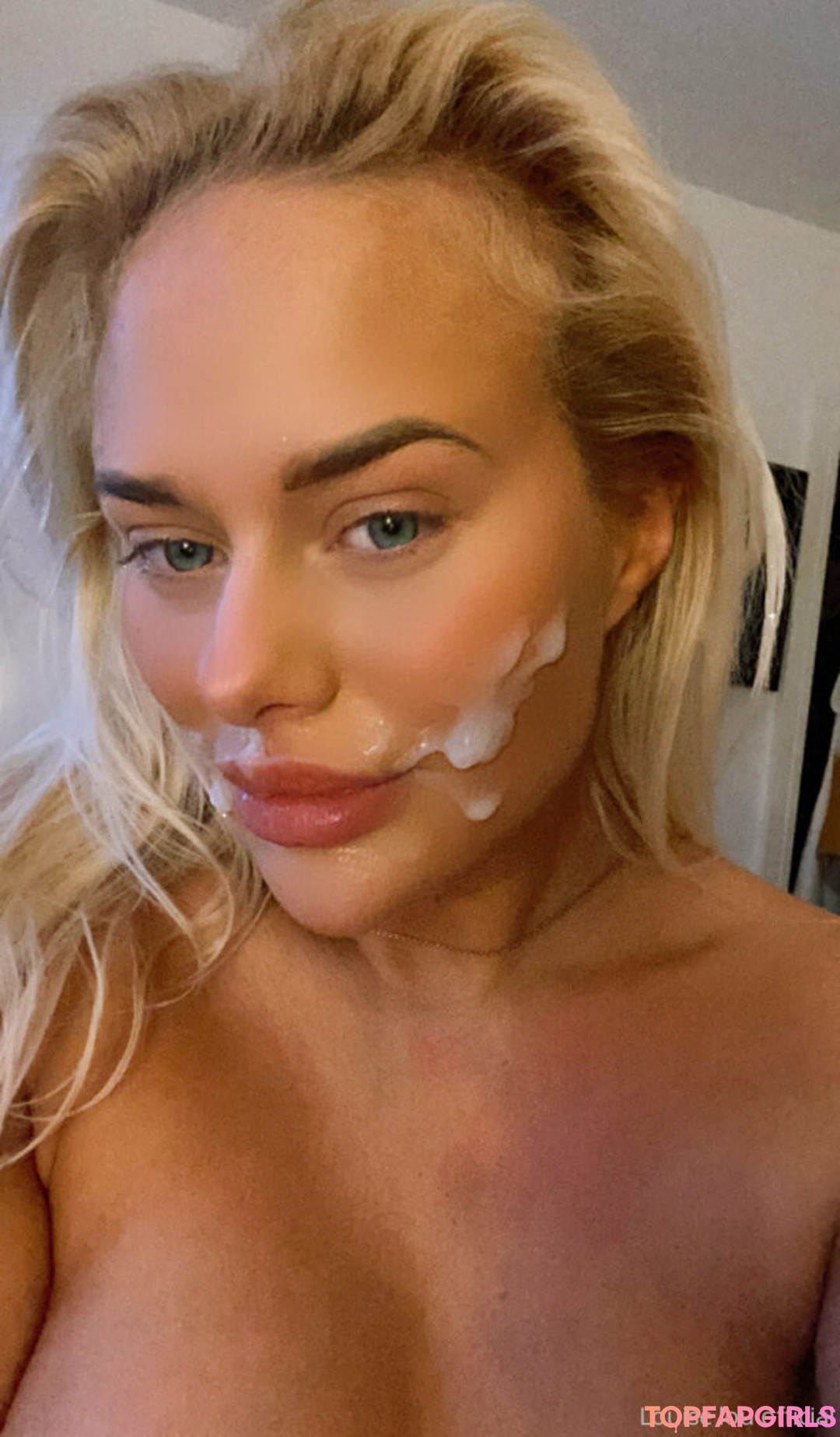 Naakte gelekte OnlyFans-foto van Louiselou #1101